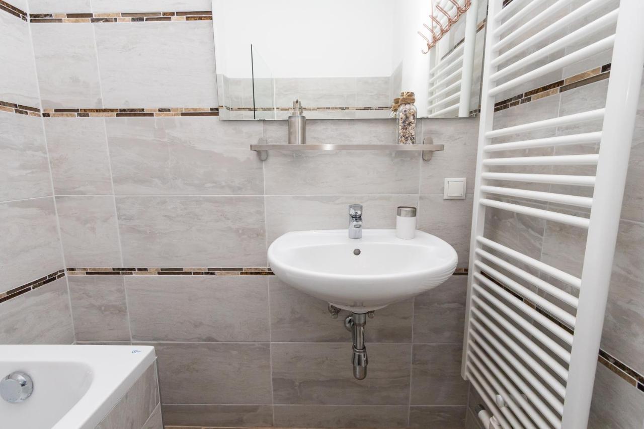Comfortable Romantic 1 Bedroom Apartment Near Augarten Wien Eksteriør bilde