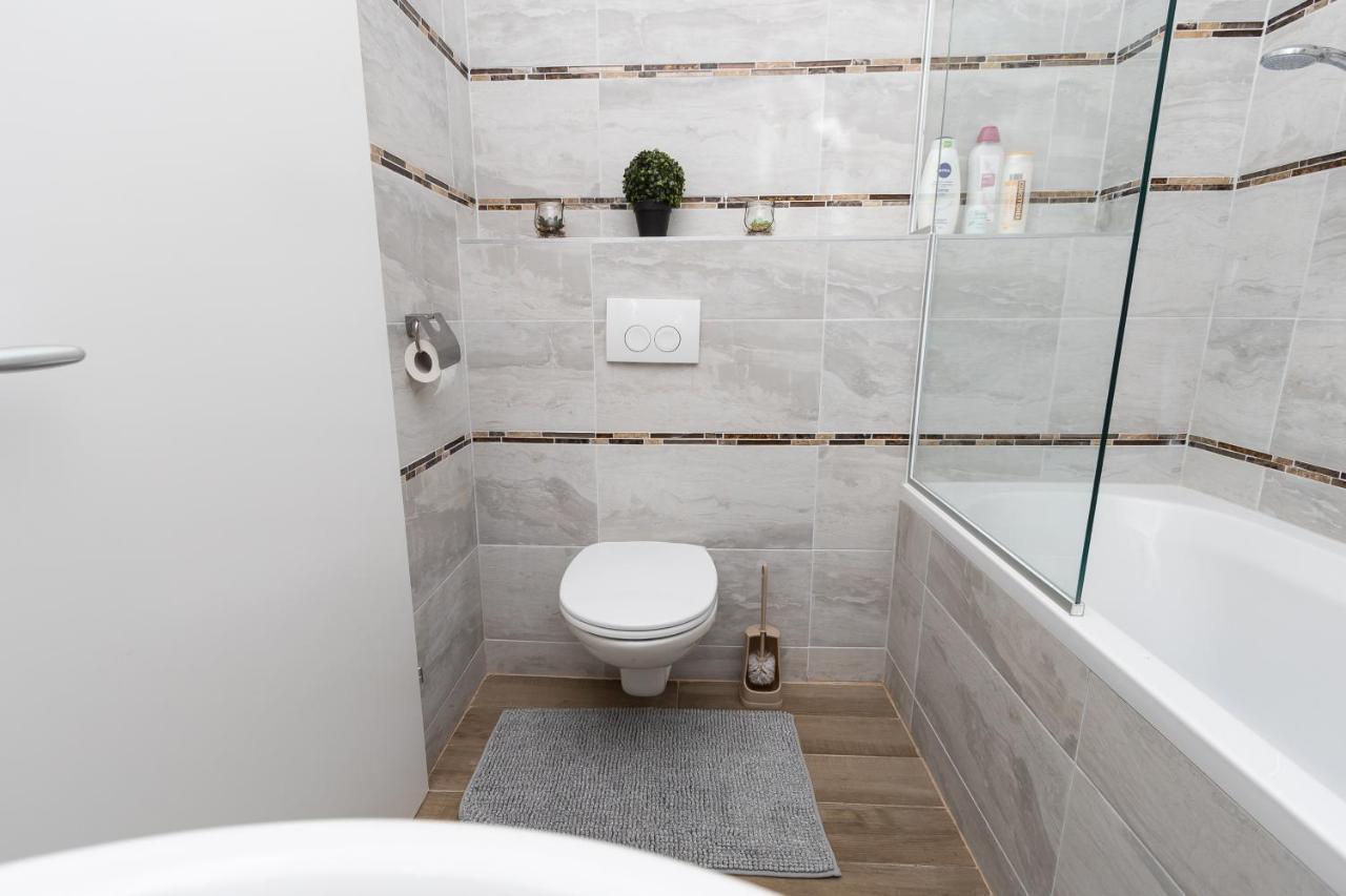 Comfortable Romantic 1 Bedroom Apartment Near Augarten Wien Eksteriør bilde